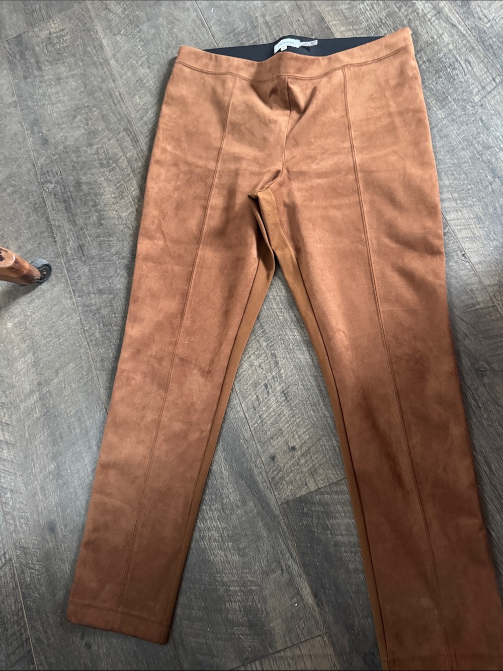 Beautiful Women’s large Suede-Look Brown/Camel stretch Pants. Inseam 31”